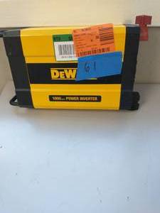 DEWALT 1000-Watt Power Inverter