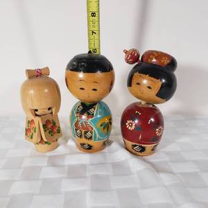 lot 122 image: Collection of 3 Vintage Nodder Kosheishi Dolls