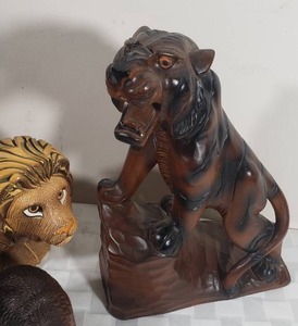 lot 179 image: Collection of Wood Carved Animals, 5