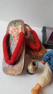 lot 121 image: Collection of Asian Dolls and Geta Shoes