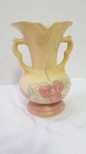 lot 181 image: Hull Art Pottery Wildflower Double Handle Vase