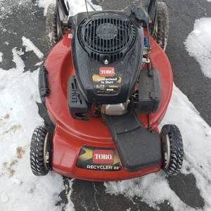lot 189 image: Toro 22 Inch Assisted push mower