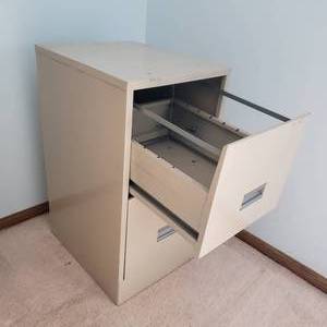 lot 205 image: Deep Under Desk Filing Cabinet