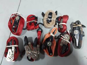 Box Of Assorted Ratchet Straps