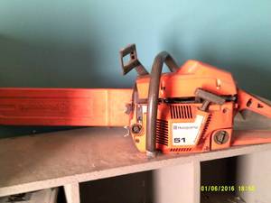 husqvarna 51 chainsaw has compressi...