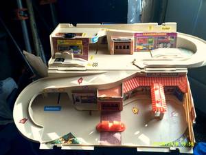 vintage hot wheels serrvice center...