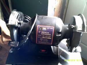 tool shop 6 bench grider powers on...