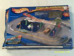 hot wheels radiacal road way ...