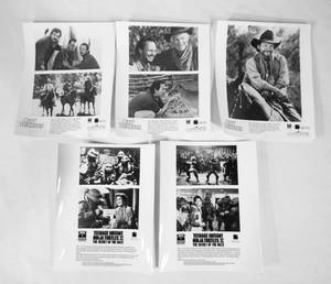 lot 60 image: Set  of 5 Vintage 1991 City Slickers and Teenage Mutant Ninja Turtles 2 Promotional Photos