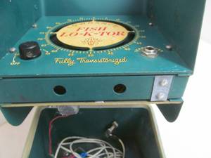 lot 3 image: vintage Lowrance fish lo-k-tor