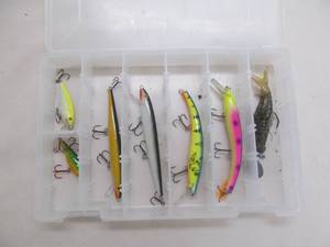 lot 45 image: Plano organizer ,fish lures
