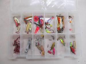 lot 48 image: Plano organizer ,fish lures