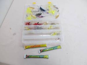 lot 51 image: organizer, tackle