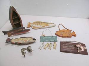 lot 82 image: wall dcor