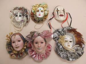lot 83 image: wall dcor