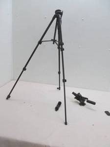 lot 102 image: fugetek camera tripod