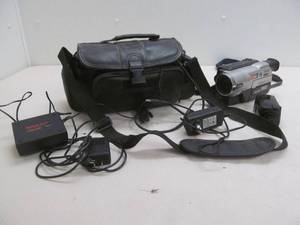 lot 103 image: Sony camcorder handy cam