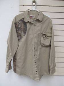 lot 112 image: Wrangler pro gear shirt
