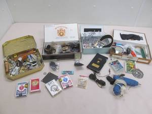 lot 172 image: kitchen junk drawer
