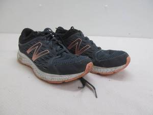lot 173 image: womens new balance shoes