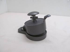 lot 203 image: Hamburger press