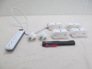 lot 205 image: Adapters, Wi-Fi___33 socket plug ins
