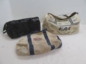 lot 253 image: Variety of bags
