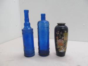 lot 259 image: Bottles, dcor