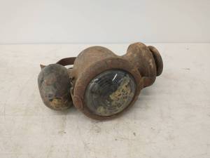 lot 13 image: Model T Light
