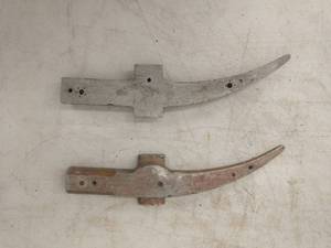 lot 21 image: Railroad Axe Head