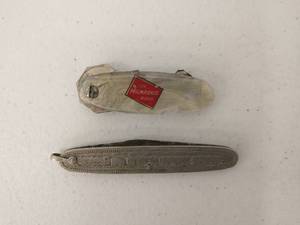 lot 34 image: Railroad Key Holder & Manicure Set