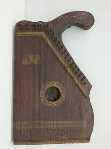 lot 87 image: The Mandolin Guitar