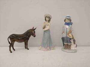 lot 103 image: Two Lladro Figurines