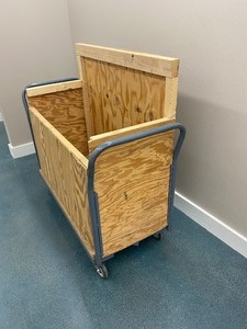 lot 124 image: Rolling Cart with casters