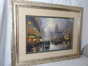 lot 1 image: Thomas Kinkade - New York, Fifth Ave - 18x27 Personalized Hand Signed Framed Print
