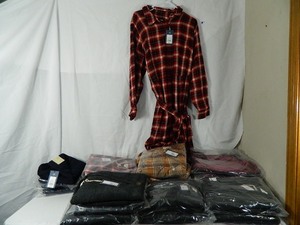 29 Piece Assortment of Womens Clothing
