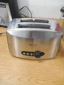 Betty Crocker 2-slice Toaster