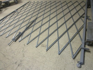 U-LINE FOLDING SECURITY GATE