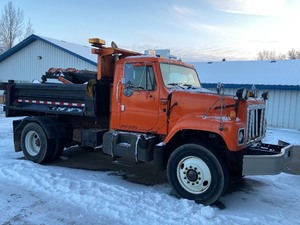 2000 International Dump Truck  Snow-Plow Truck