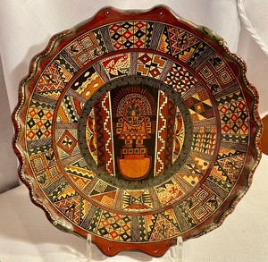 lot 82 image: Decorative Plate Set