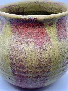 lot 6 image: Glazed Pottery Vase