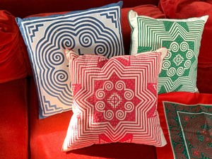 lot 12 image: Three Decorative Throw Pillows and Extra Cover
