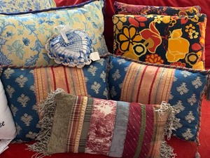 lot 14 image: Nine Decorative Throw Pillows