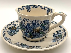 lot 16 image: Six Pieces Ironstone (Transferware) by Masons