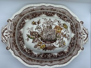 lot 21 image: Transferware Tureen- Masons