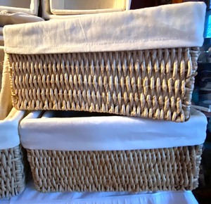 lot 97 image: Lot of 18 Wicker Baskets w Liners