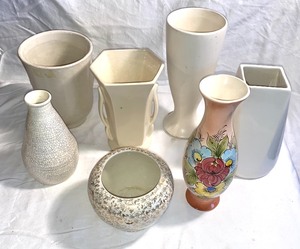lot 275 image: Decorative Vintage Vases