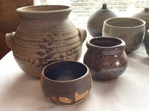 lot 267 image: Variety of Decorative Pottery Pieces