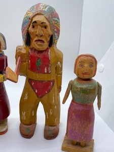 lot 263 image: Folk Art Figurines