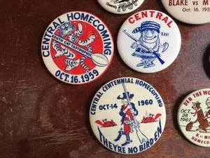 lot 321 image: Vintage Central High Buttons